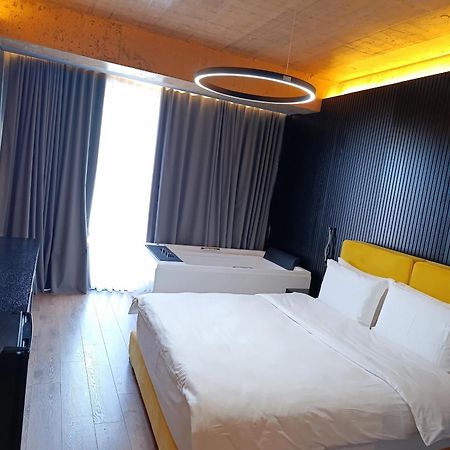 Toka Hotel Restaurant Udenisht Eksteriør bilde