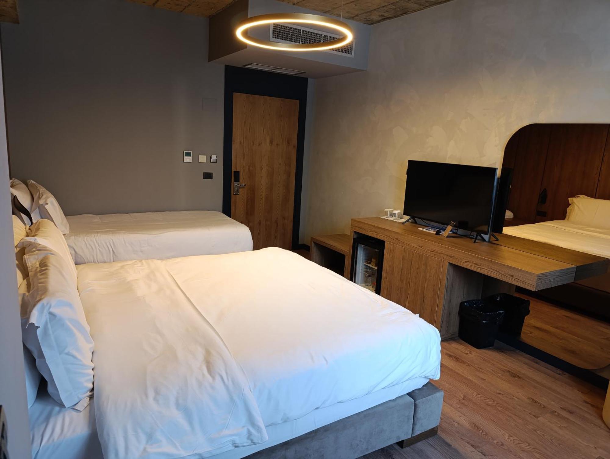 Toka Hotel Restaurant Udenisht Eksteriør bilde