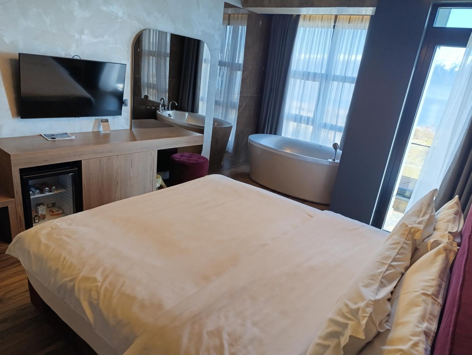Toka Hotel Restaurant Udenisht Eksteriør bilde