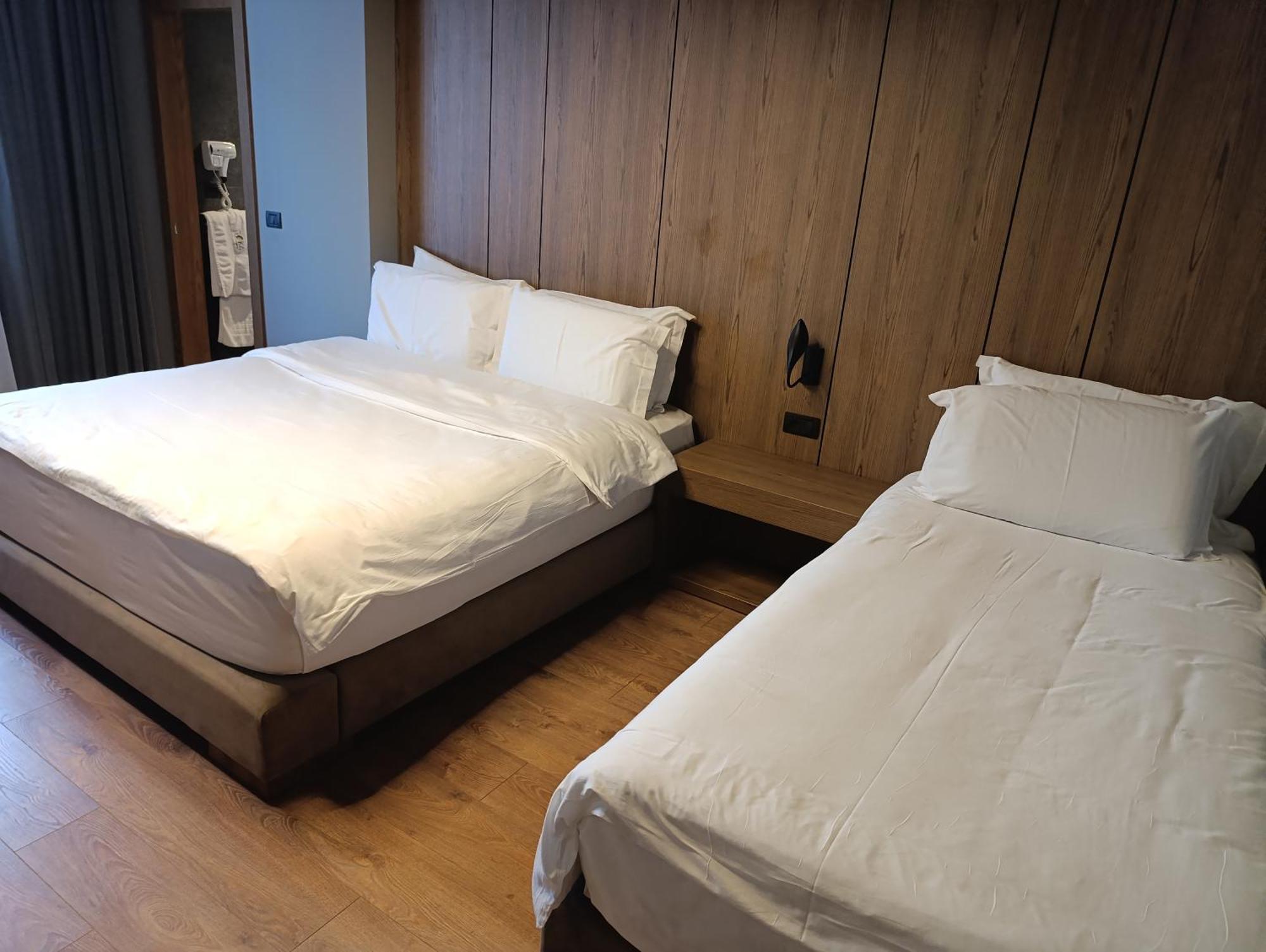 Toka Hotel Restaurant Udenisht Eksteriør bilde