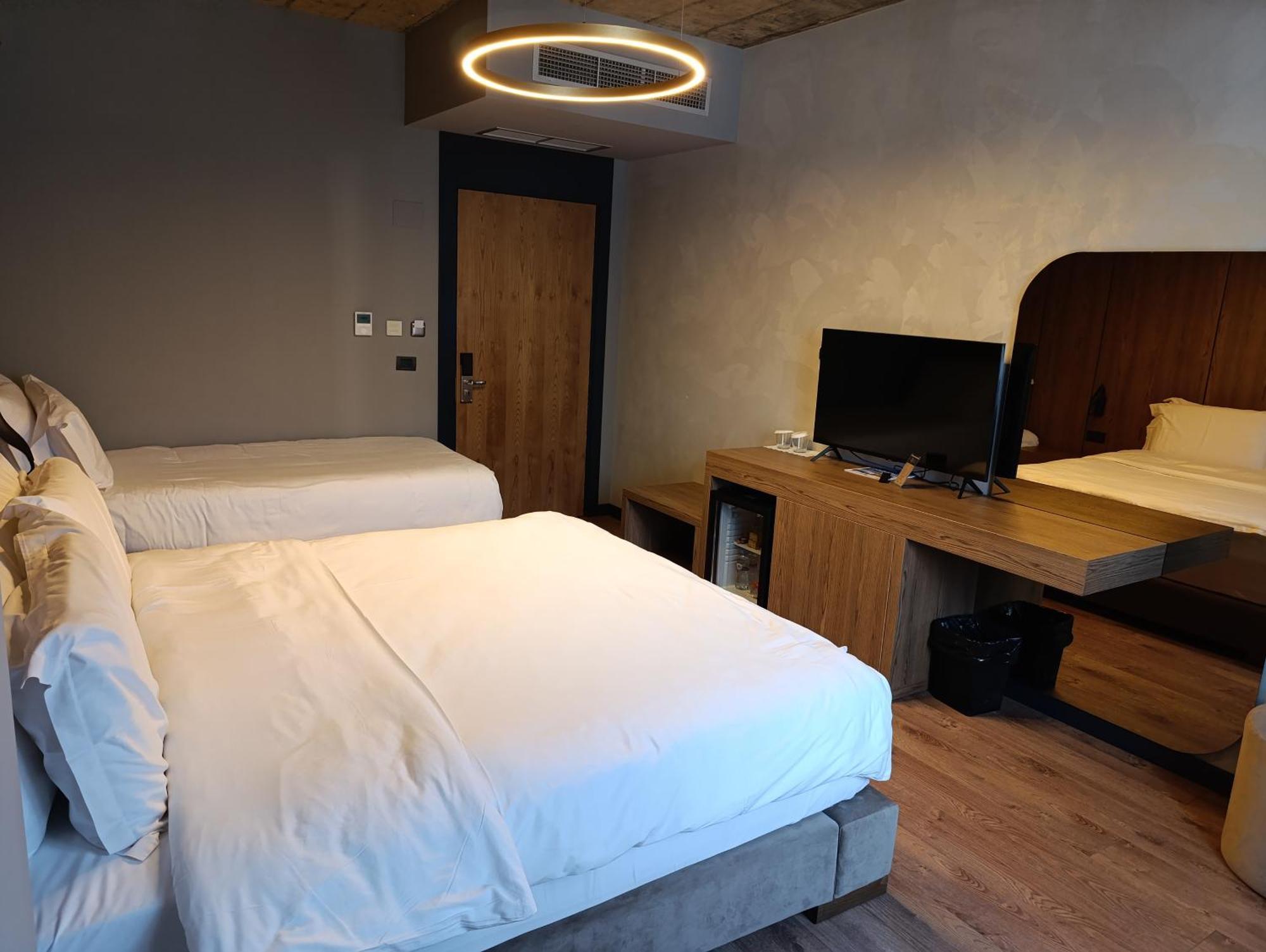 Toka Hotel Restaurant Udenisht Eksteriør bilde