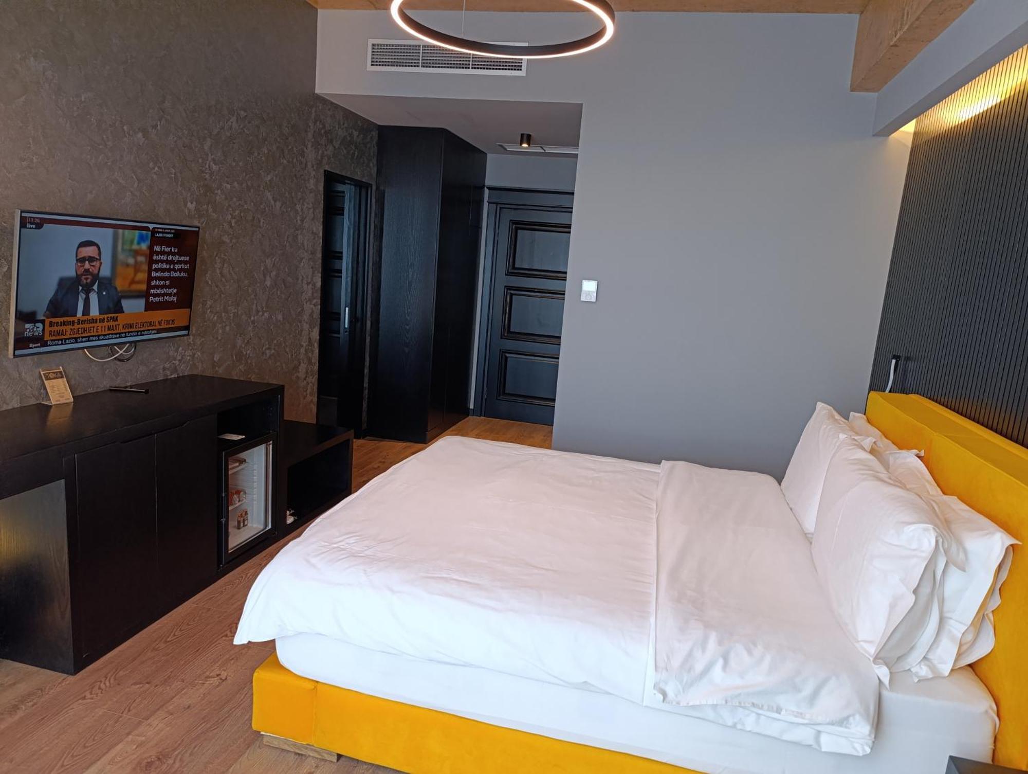 Toka Hotel Restaurant Udenisht Eksteriør bilde